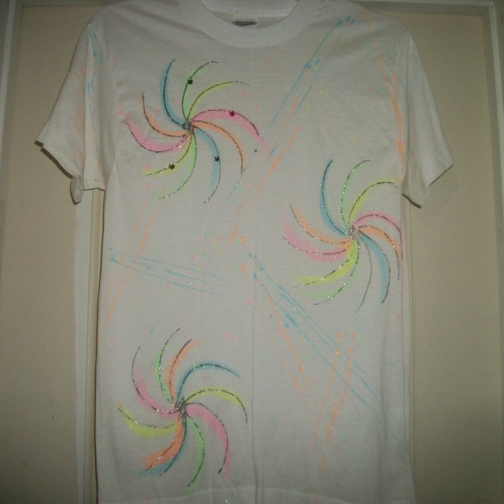 COQUETTE AESTHETIC PINWHEEL OF PASTELS COLORS BLING TEESHIRT 7-10